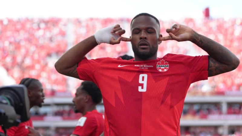 thong-tin-cau-thu-Cyle-Larin-1
